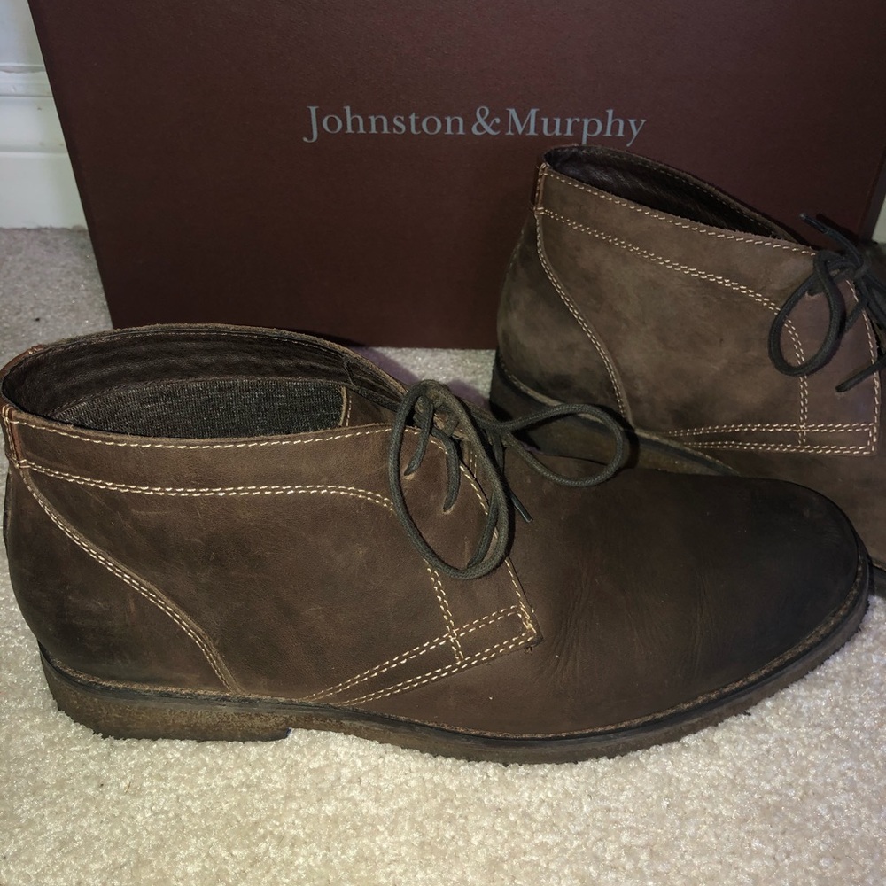 Chukka boots